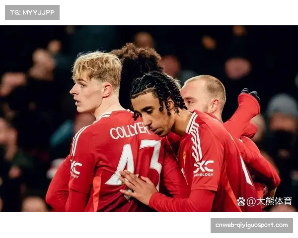 曼联或改打三后卫体系卢克肖出任左中卫成战术关键